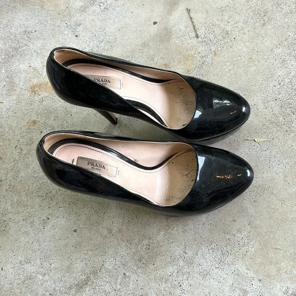 Authentic vintage Prada heels - Picture 4 of 5